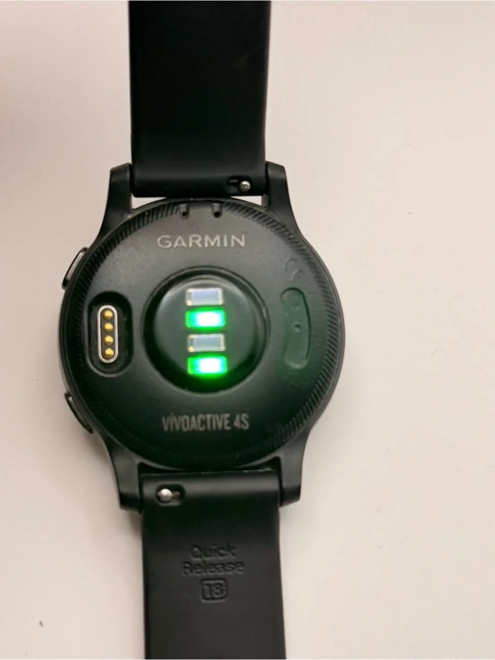Garmin Vivoactive 4s, Charger included, Tested, Black, Very Good